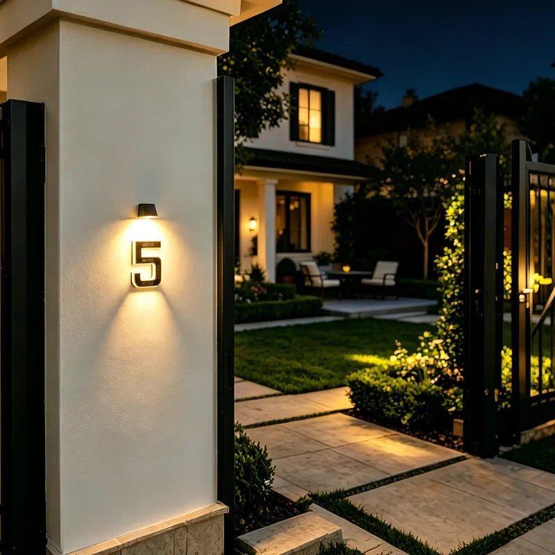 Lampa solarna LED z numerem domu na elewację i do ogrodu