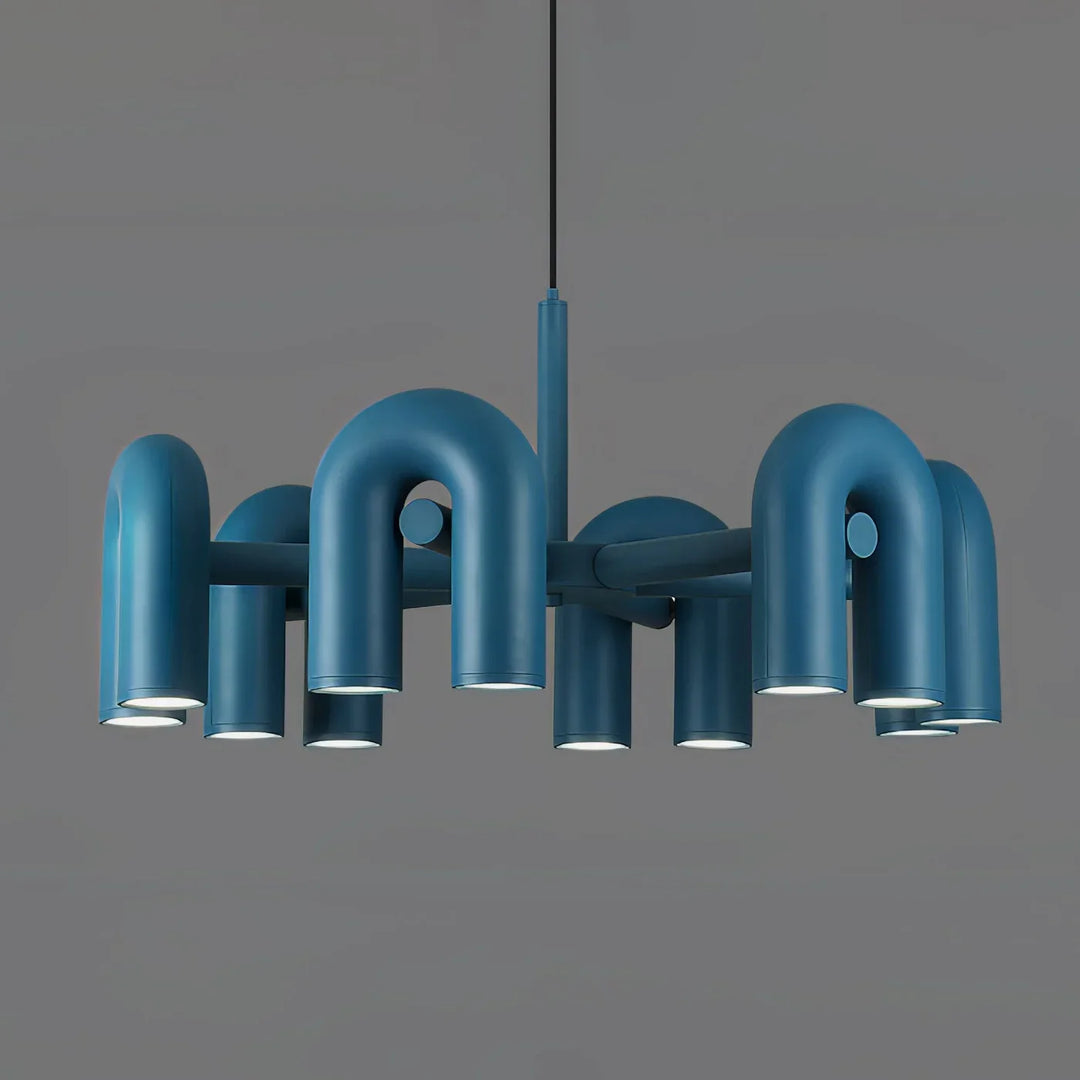 Lampa wisząca z cylindrycznymi punktami świetlnymi na łukowatych ramionach