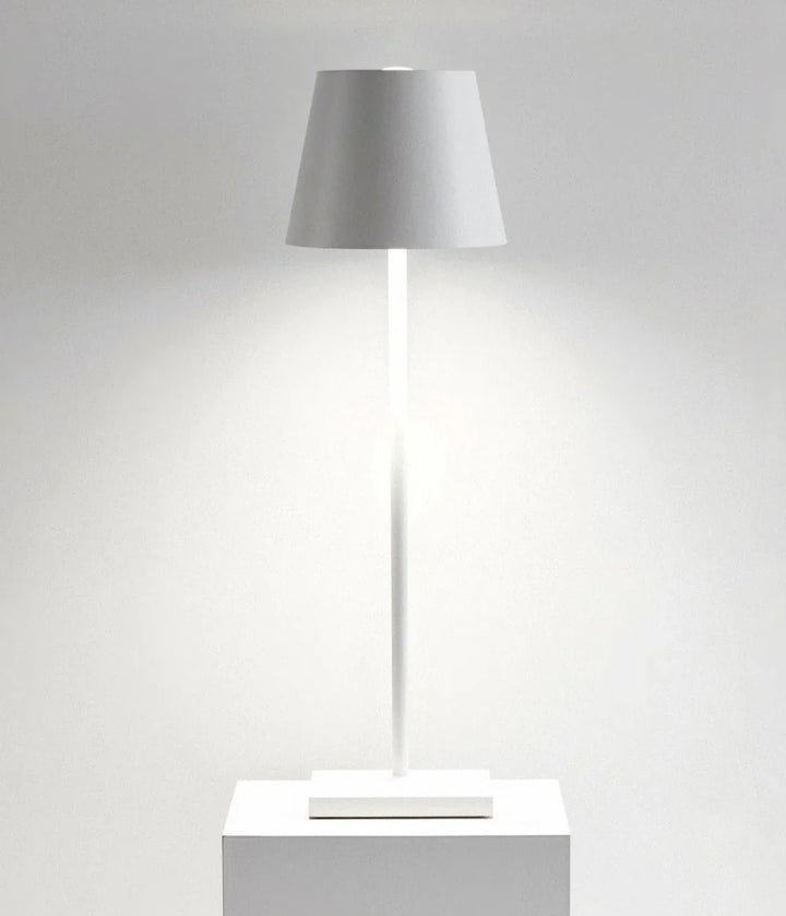 Bezprzewodowa lampa stołowa LED z kloszem