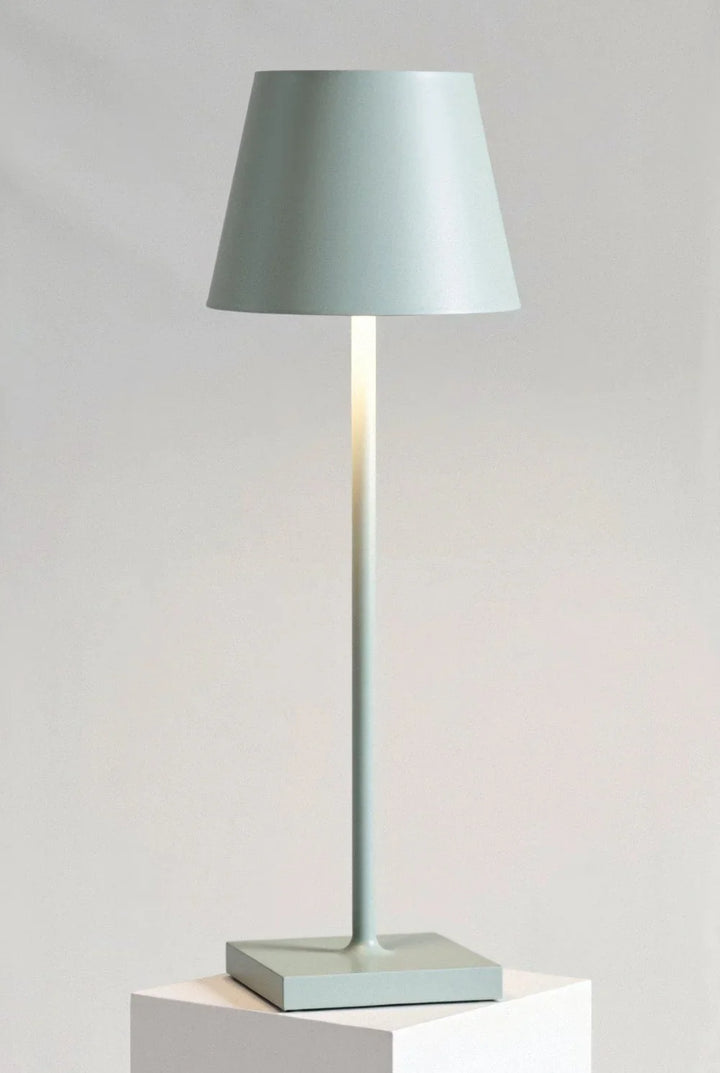 Bezprzewodowa lampa stołowa LED z kloszem