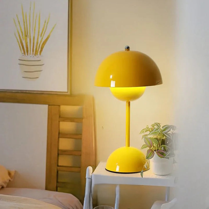 Bezprzewodowa lampa stołowa LED z kloszem kopułowym