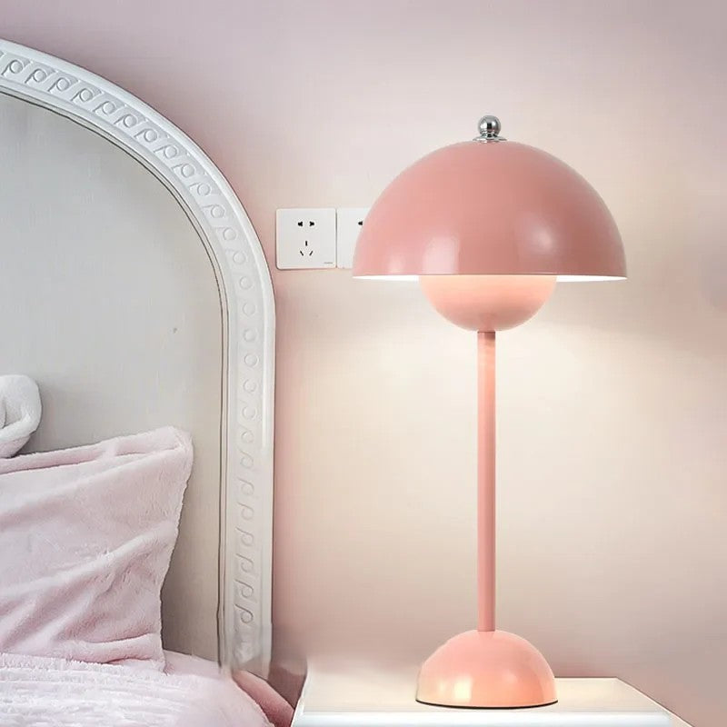 Bezprzewodowa lampa stołowa LED z kloszem kopułowym