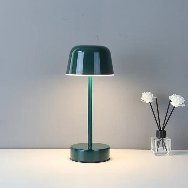 Bezprzewodowa lampka biurkowa LED z kloszem kopułkowym