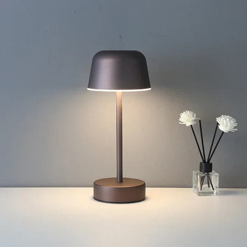 Bezprzewodowa lampka biurkowa LED z kloszem kopułkowym