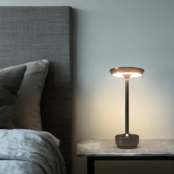 Bezprzewodowa lampka nocna LED z płaskim kloszem