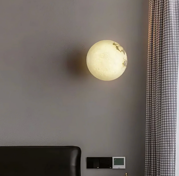 Dekoracyjna kulista lampa ścienna z naturalnego kamienia