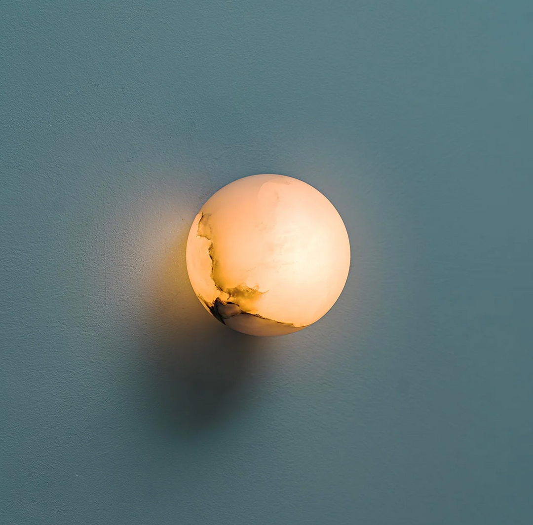 Dekoracyjna kulista lampa ścienna z naturalnego kamienia