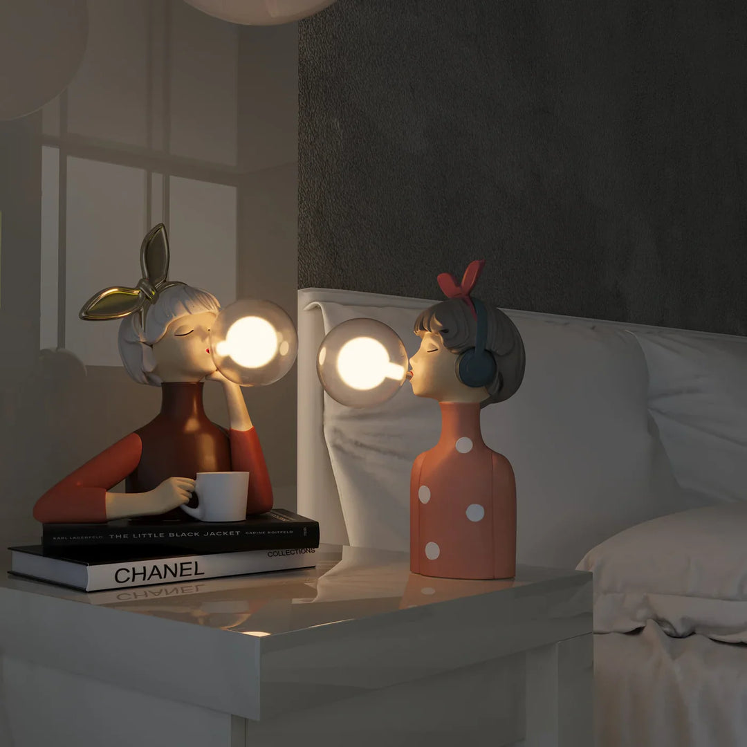 Dekoracyjna lampka nocna LED z figurką dziewczynki