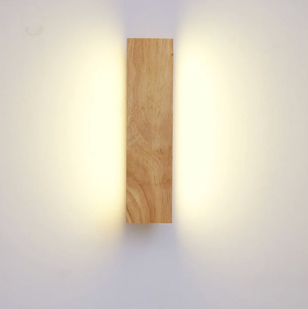 Drewniana lampa ścienna liniowa LED z naturalnego drewna
