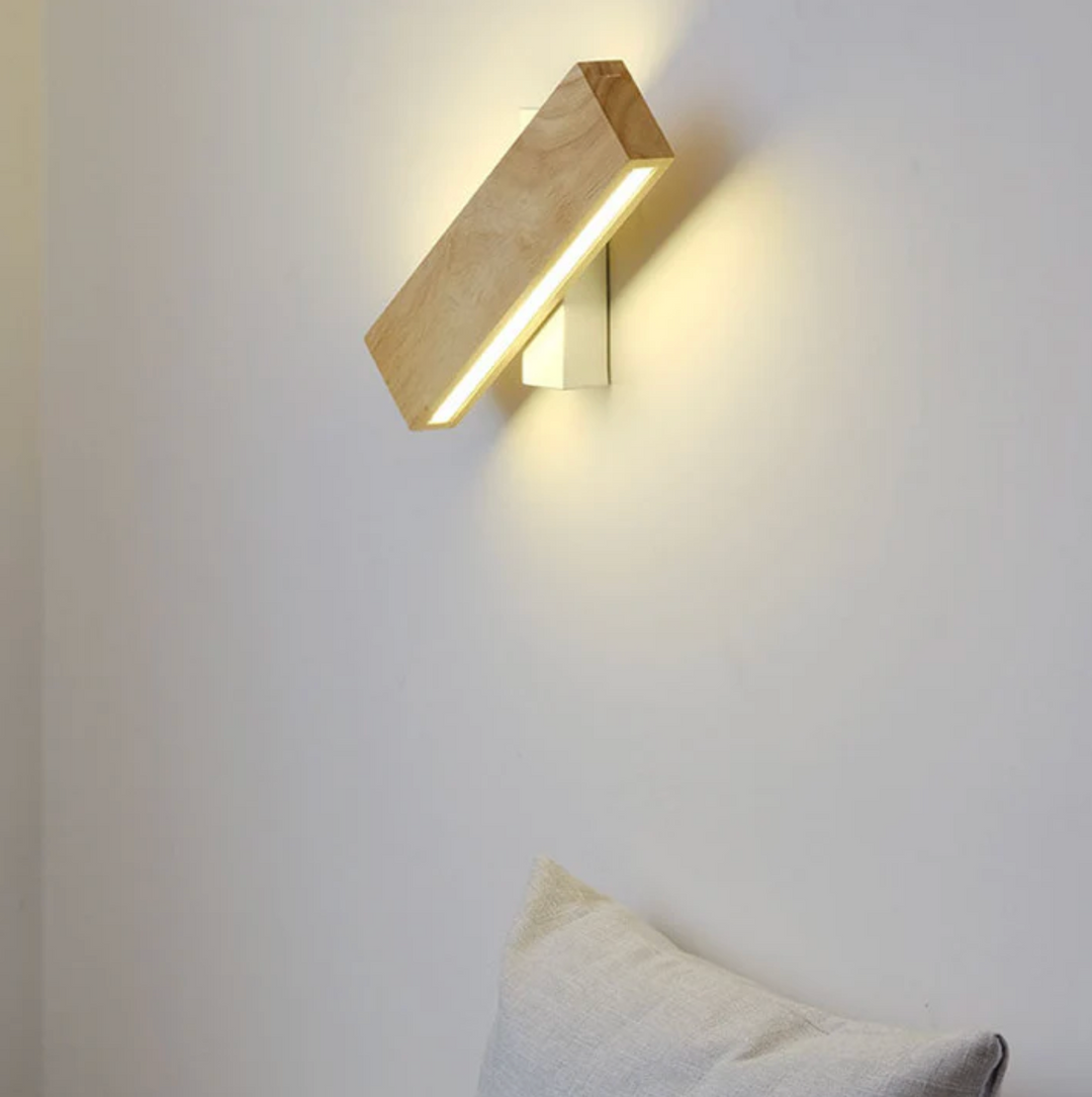 Drewniana lampa ścienna liniowa LED z naturalnego drewna