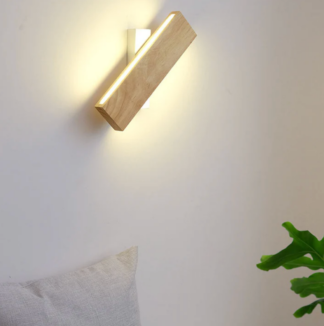 Drewniana lampa ścienna liniowa LED z naturalnego drewna