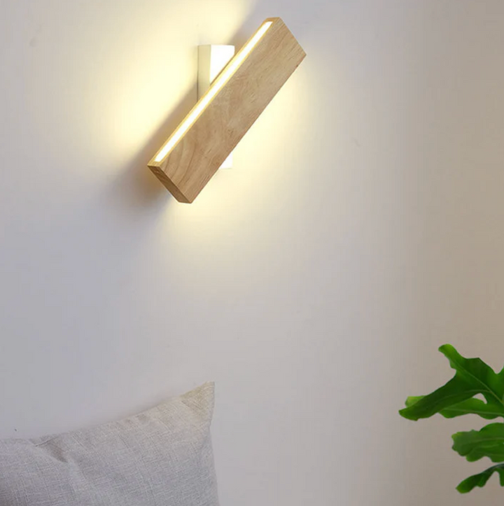 Drewniana lampa ścienna liniowa LED z naturalnego drewna