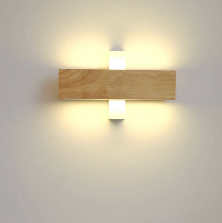 Drewniana lampa ścienna liniowa LED z naturalnego drewna