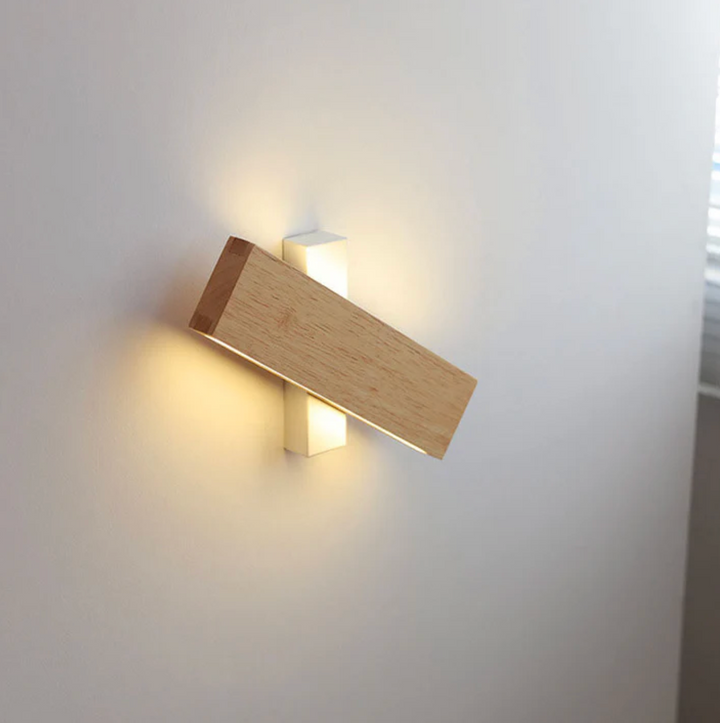 Drewniana lampa ścienna liniowa LED z naturalnego drewna