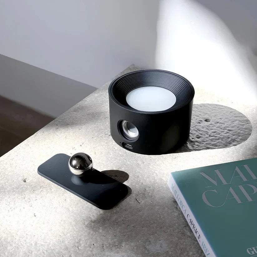 Kinkiet LED w obudowie cylindrycznej, natynkowy, z regulowanym kątem świecenia