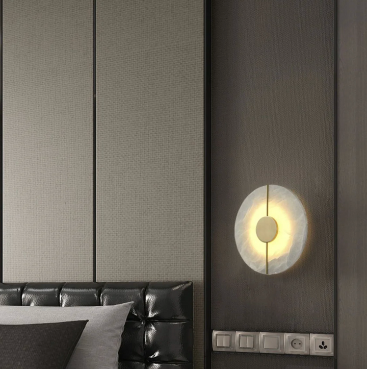 Kinkiet LED z kamienia naturalnego i metalu