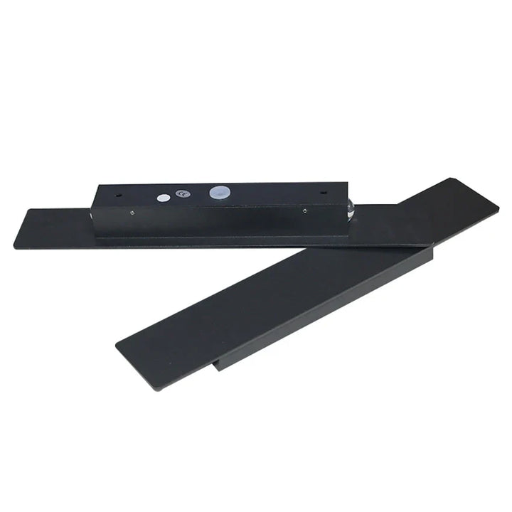 Kinkiet LED z pionową obudową i dwukierunkowym strumieniem światła