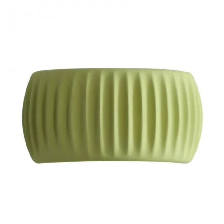 Kinkiet ceramiczny z rowkowaną powierzchnią
