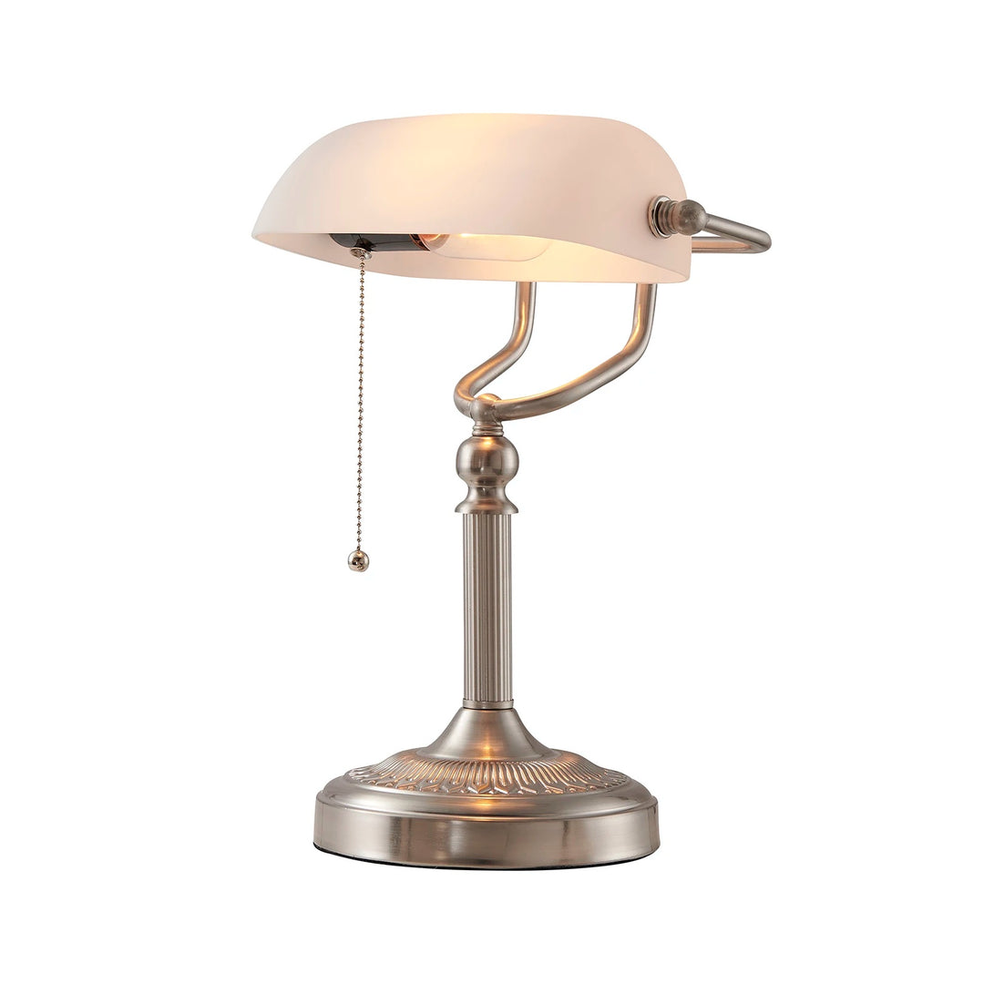 Lampa Biurkowa z Pociąganym Łańcuszkiem