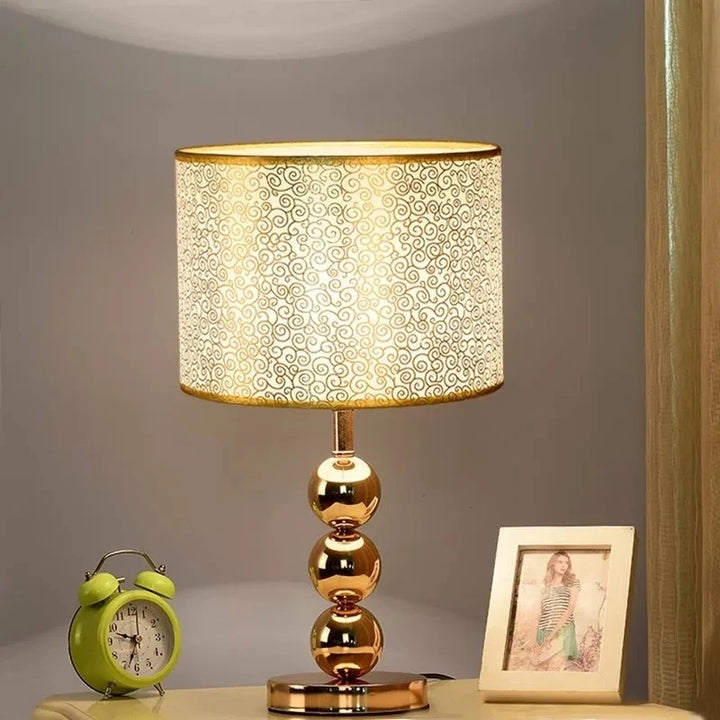 Lampa Stołowa z Kloszem Cylindrycznym