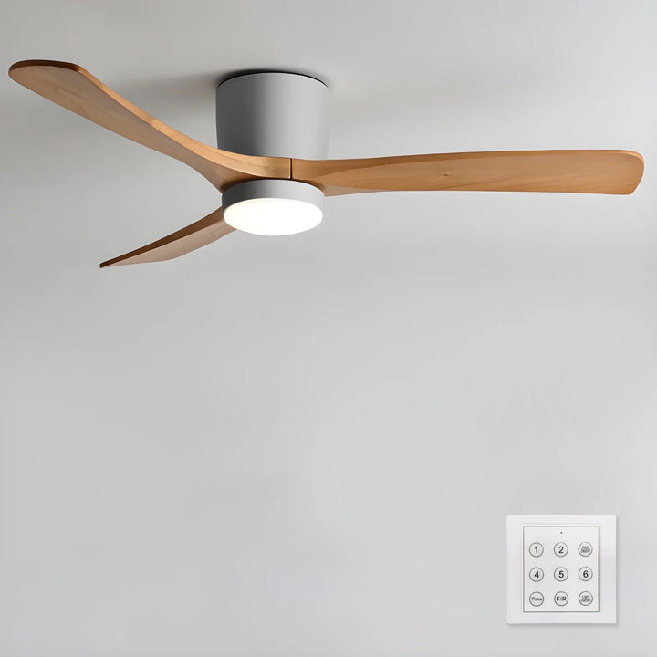 Wentylator sufitowy z lampą LED i drewnianymi łopatkami do salonu