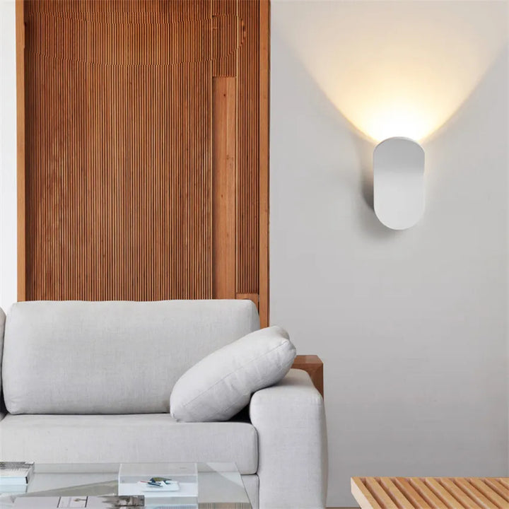 Lampa ścienna LED o organicznym kształcie