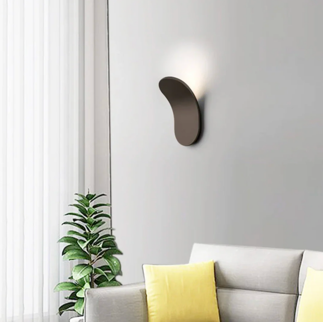 Lampa ścienna LED o organicznym kształcie