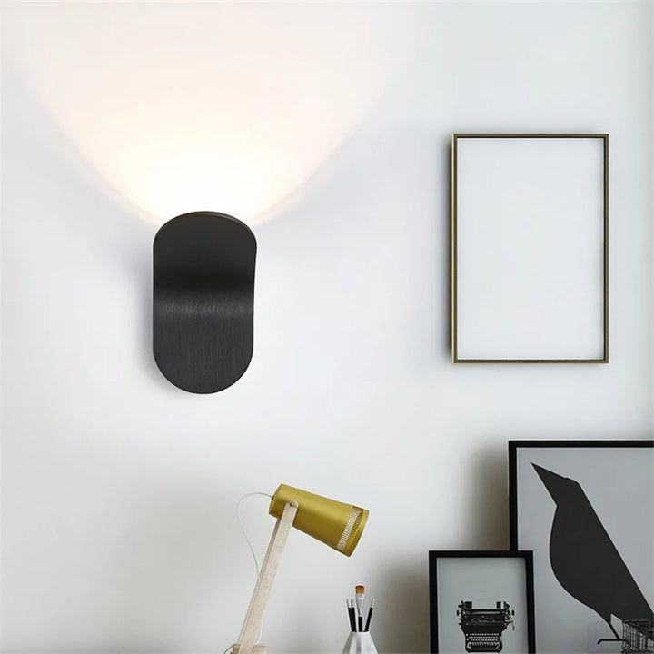 Lampa ścienna LED o organicznym kształcie