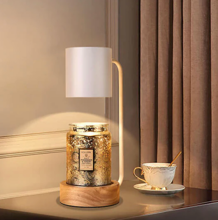 Lampa do podgrzewania świec z drewnianą podstawą i metalowym abażurem