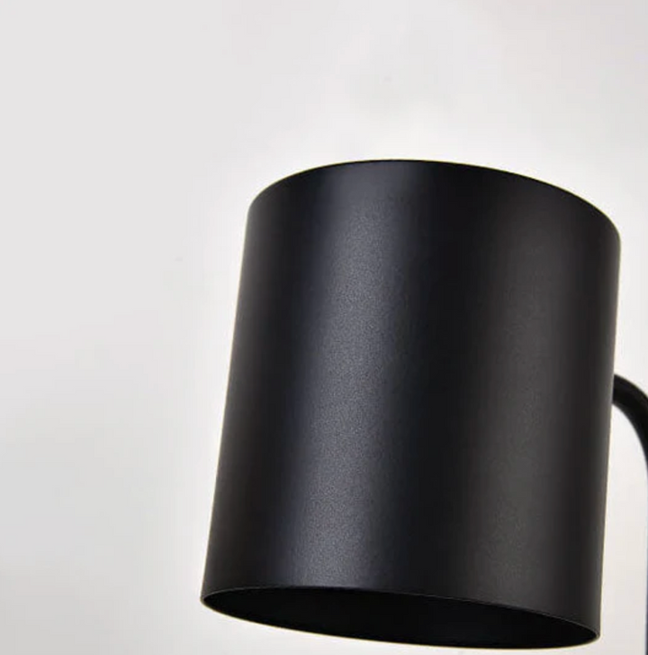 Lampa do podgrzewania świec z drewnianą podstawą i metalowym abażurem
