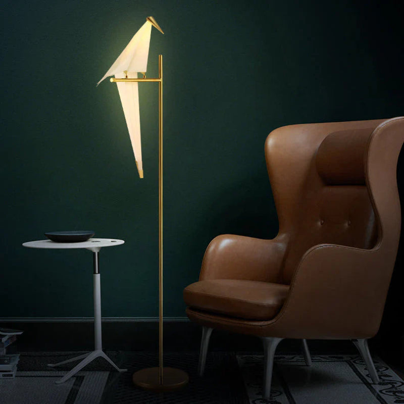 Lampa podłogowa w kształcie ptaka origami z geometrycznymi kloszami