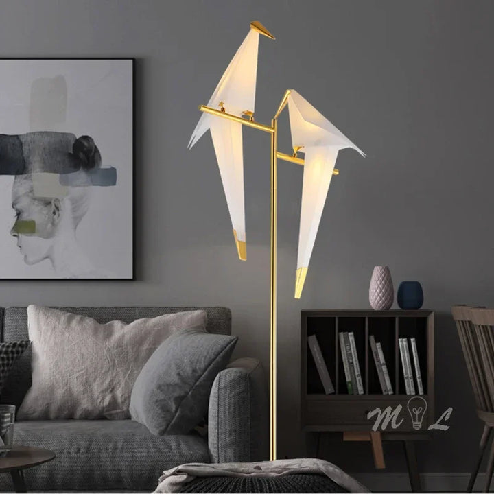 Lampa podłogowa w kształcie ptaka origami z geometrycznymi kloszami