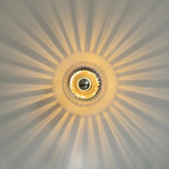 Lampa powierzchniowa z kloszem szklanym