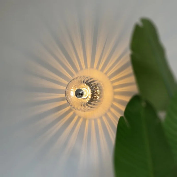 Lampa powierzchniowa z kloszem szklanym