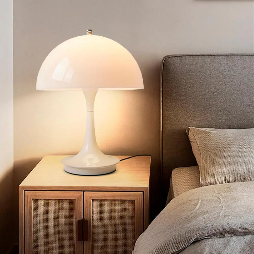 Lampa stołowa LED z kloszem kopułowym
