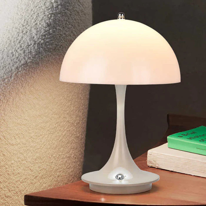 Lampa stołowa LED z kloszem kopułowym