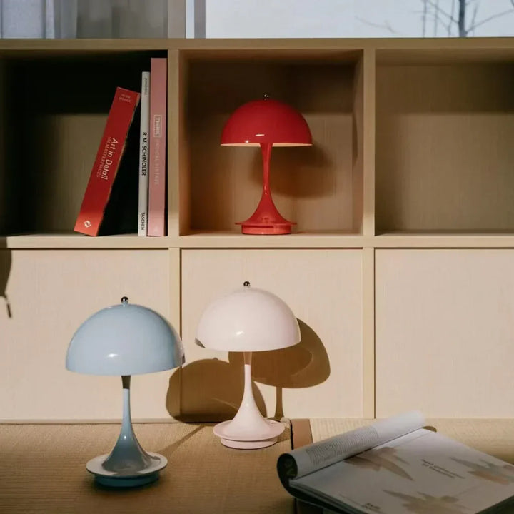 Lampa stołowa LED z kloszem kopułowym