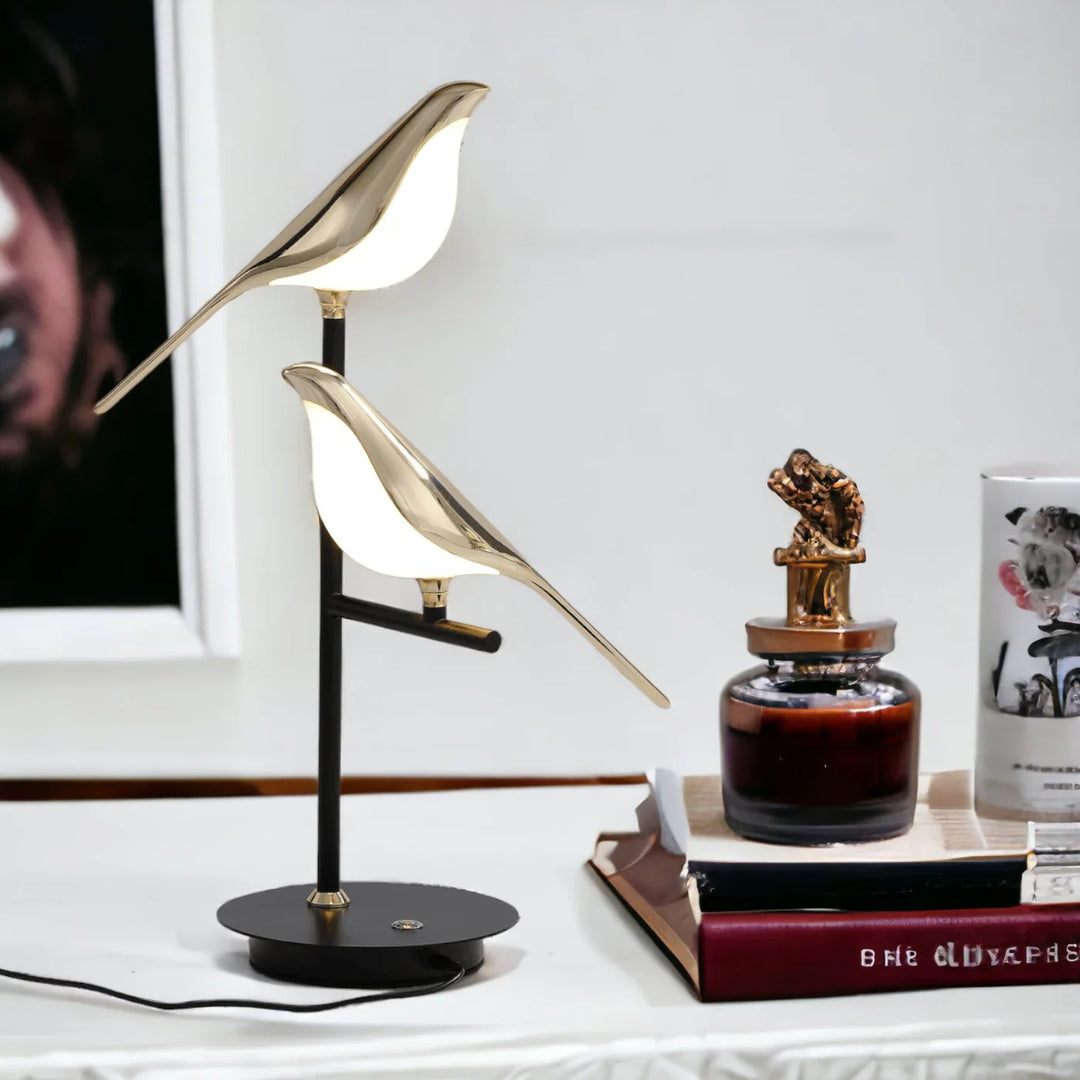 Lampa stołowa LED z podświetlanymi figurkami ptaków