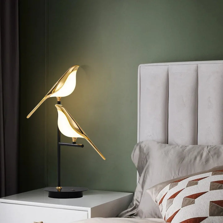 Lampa stołowa LED z podświetlanymi figurkami ptaków