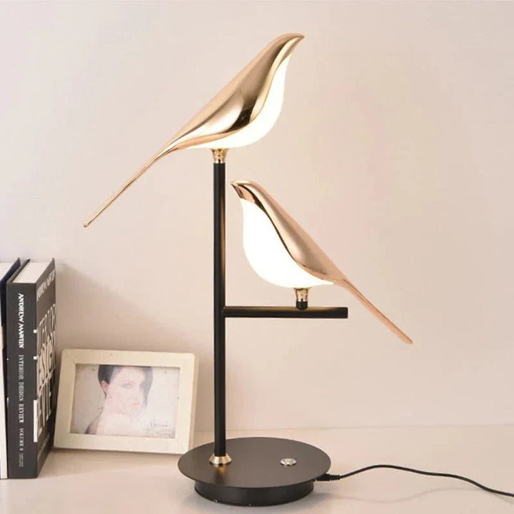 Lampa stołowa LED z podświetlanymi figurkami ptaków
