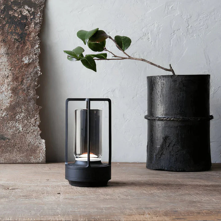 Lampa stołowa LED z przezroczystym cylindrycznym kloszem