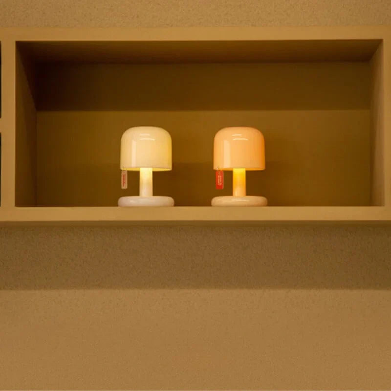 Lampa stołowa LED z zaokrąglonym kloszem bezprzewodowa, ładowana przez USB