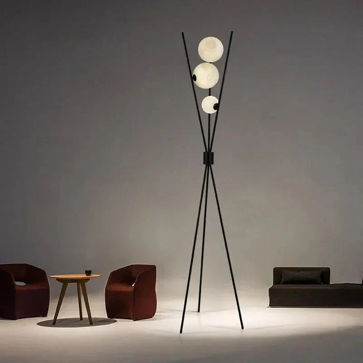 Lampa stojąca LED na trójnogu z kloszami kulistymi