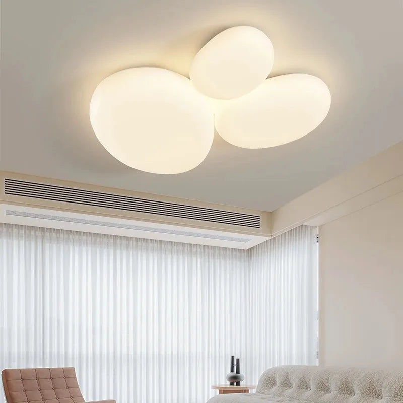 Lampa sufitowa LED o organicznym kształcie