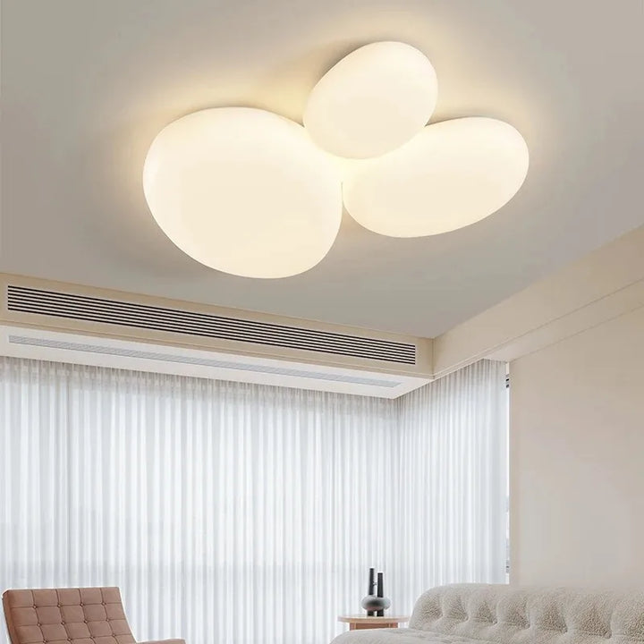 Lampa sufitowa LED o organicznym kształcie