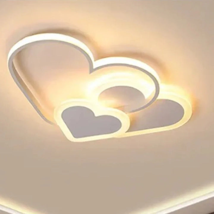Lampa sufitowa LED w kształcie serca z podświetlanym konturem