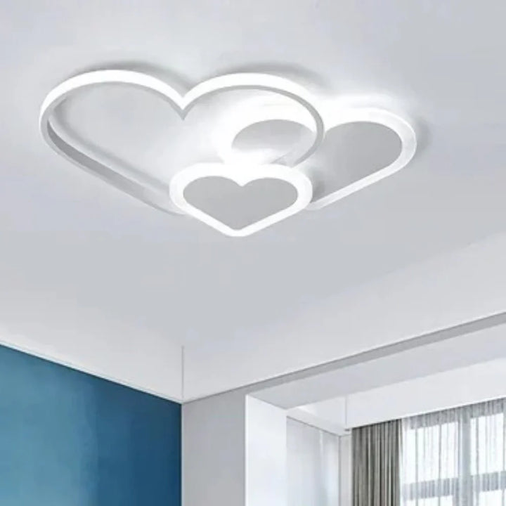Lampa sufitowa LED w kształcie serca z podświetlanym konturem