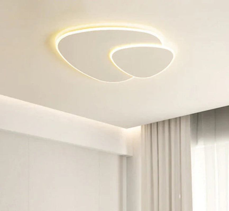 Lampa sufitowa LED z dwoma nakładającymi się panelami o podświetlanych konturach