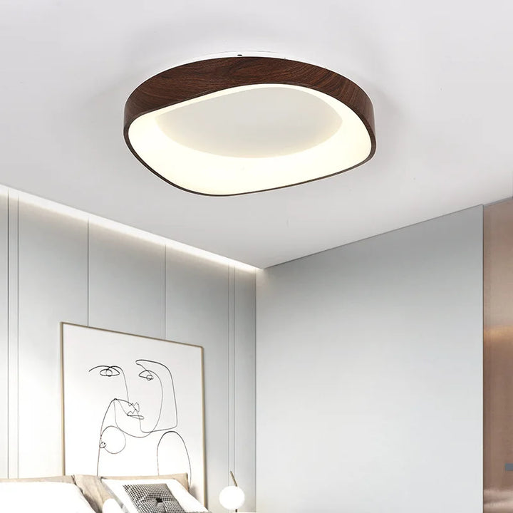 Lampa sufitowa LED z kwadratowym kloszem i wewnętrznym dyfuzorem w kształcie oka