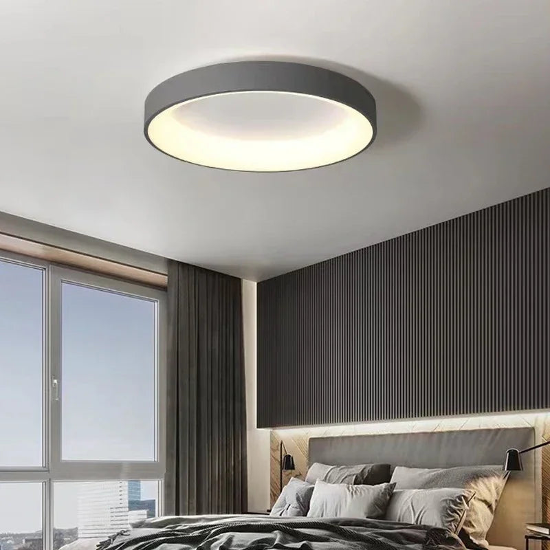 Lampa sufitowa LED z okrągłym kloszem w kształcie bębna i wklęsłą czaszą świetlną